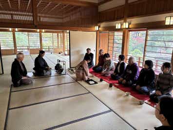 【博多発】当ツアー限定企画／上野焼を楽しむ小倉城庭園大茶会と上野焼の里作陶体験　日帰り　