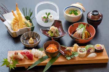【博多発】ONCRI-KARATSUで味わう潮香会席と紫陽花咲く山水画の世界・大川内山＆メロン・桃食べ放題 日帰り　