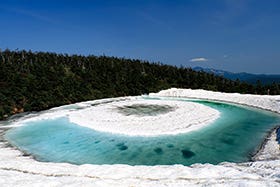 伊丹空港　発 八幡平ドラゴンアイと「ヒバ千人風呂」酸ヶ湯温泉旅館
