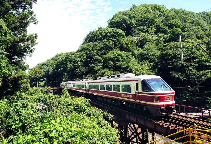 【東京駅・品川駅・新横浜駅発】 世界遺産高野山・奥の院めぐりと京都・宇治・「竹生島」琵琶湖クルーズ・比叡山3日間2