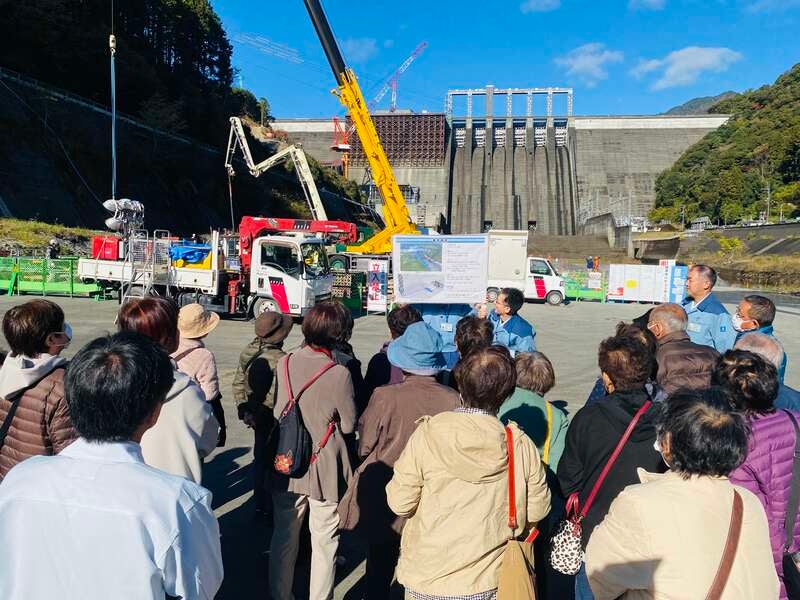 【愛媛県内発】 四国水の物語～大規模工事中！今しか見られない早明浦ダム直下見学と＼日本一の産地で食す／ファーストクラスシェフ監修の土佐あかうし膳　日帰り2