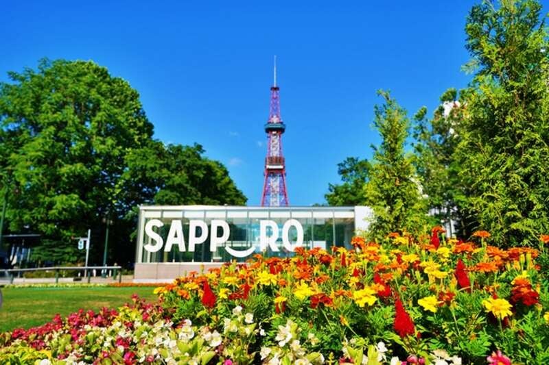 【ジョイフル本田宇都宮店・古河店・幸手店発】札幌・小樽・ニセコ３日間　漁解禁！積丹半島で食す「生うに海鮮丼」　～ワンランク上のホテル「ヒルトンニセコビレッジ」＆「グランドパーク小樽」に宿泊～1