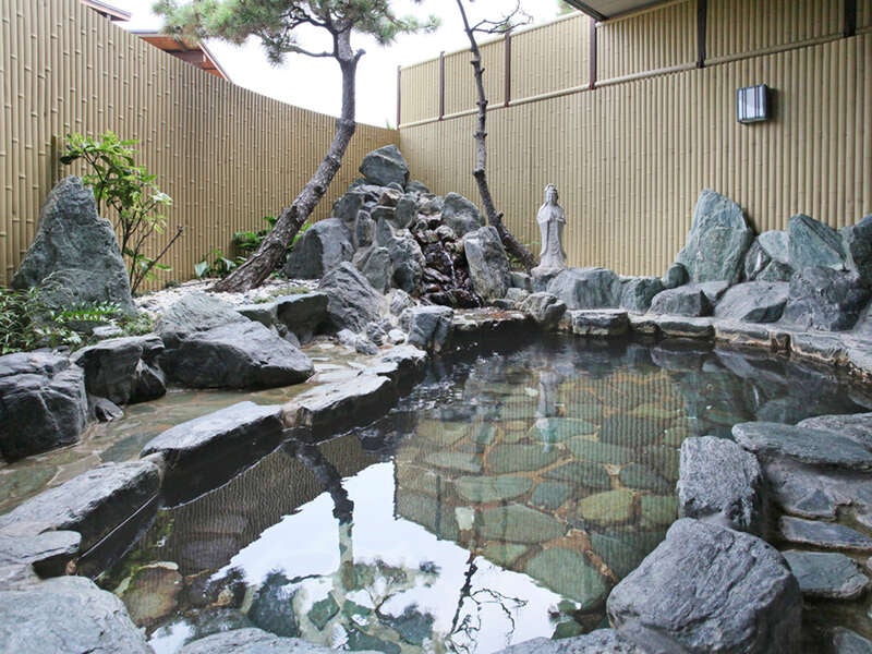 【大阪府内発】 「プロが選ぶ日本のホテル・旅館100選」 洲本温泉の名旅館で食す！本場淡路島産 鱧づくし10品フルコース　日帰り2