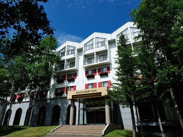 ■【新千歳空港利用】新千歳空港⇒札幌市内空港連絡バス乗車券付＆札幌市内⇒ルスツ⇒空港間の送迎バス付♪前泊札幌＆ルスツリゾートホテル＆コンベンション ノース＆サウス指定5泊6日（朝食付）1