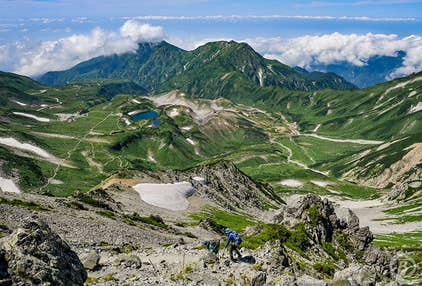 【富山・立山駅発】日本百名山・立山を1泊2日で縦走!雄山・大汝山を巡る、星空とご来光が魅力の登山ツアー