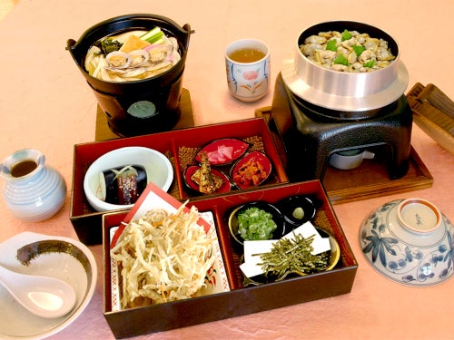 【名古屋・一社発】いちご狩り食べ放題＆苺大福作り体験＆アサリ釜めしランチ＆干支詣＆初詣付きミステリーツアー2