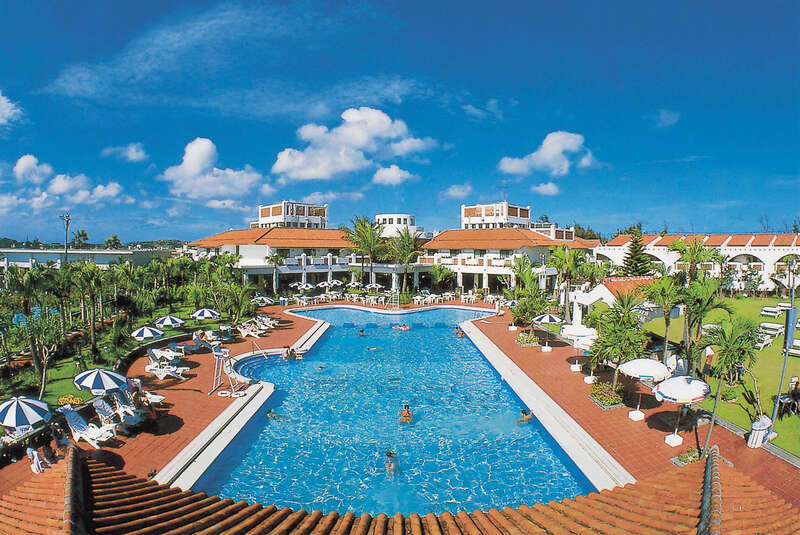 【仙台空港発】 ≪ひとり旅≫ 久米島・奥武島と絶景ビーチ『はての浜』４日間3