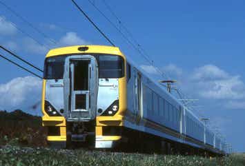【高崎・本庄・籠原・熊谷・上尾・大宮駅発】 よみうり貸切列車で行く！秋の高尾山ハイキング　～混雑を避けてらくらくＪＲ高尾まで直行列車♪～