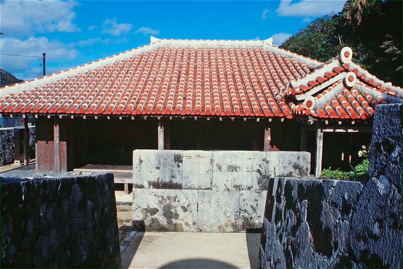 【花巻空港発】 ≪ひとり旅≫ 透き通るケラマブルーを体感！慶良間諸島５島周遊３日間3