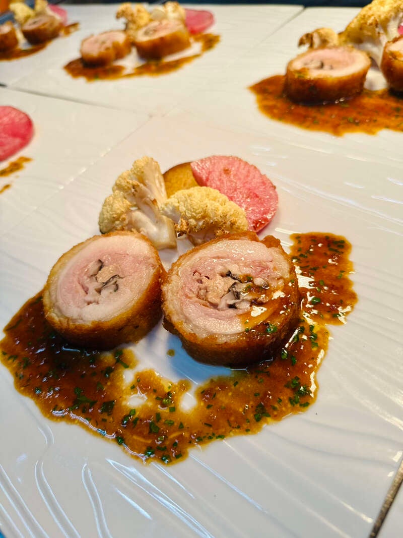 【愛媛県内発】 森と渓谷に抱かれる素敵なホテル「ネイチャーホテル・ナルカワ」でランチタイムと紅葉の滑床渓谷 日帰り3