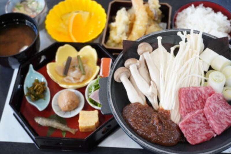 【大阪府内発】 3月に出発！9つのポイント付でサン・キュー！よみうり旅の決算市ありがとうミステリーツアー　2日間2