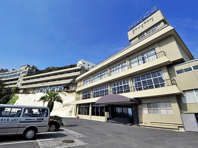 ■【往復長崎空港利用】≪ハウステンボス1DAYパスポート＆滞在中レンタカー＆朝食付≫長崎港を望む高台に建つ大浴場完備の人気のホテル＜長崎にっしょうかん指定＞3泊4日2