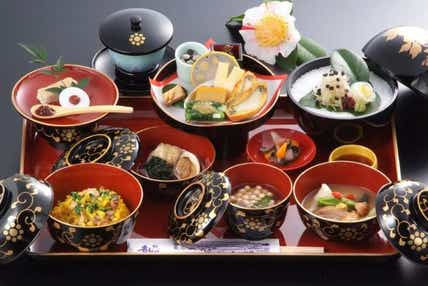 【佐賀・神埼・目達原・中原・鳥栖発】 青柳で食すかつての殿様料理”本丸御膳”と今秋話題の”小泉八雲・セツ”九州ゆかりの地を訪ねる　日帰り　