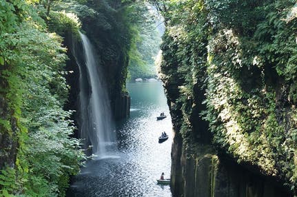 彩の渓谷　秋の高千穂峡日帰りバスツアー🚌