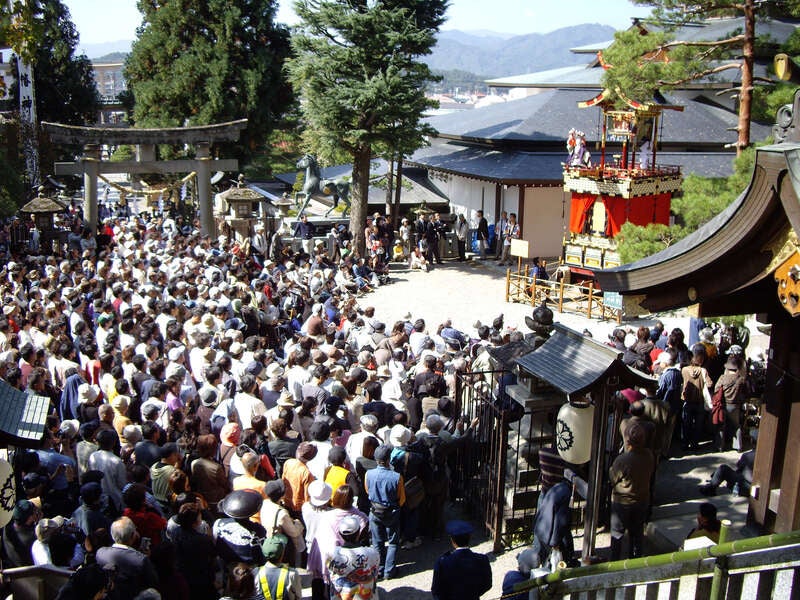 【東京駅・上野駅・大宮駅・高崎駅発】 秋の高山祭（八幡祭）と秋色の上高地　日本三名泉　下呂温泉に泊まる2日間2