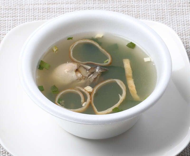 【防府・新山口発】＼広島代表グルメを食べつくせ！／牡蠣生産量第1位の広島かき＆広島風お好み焼きの2食付き！間もなく閉城！広島城　日帰り3