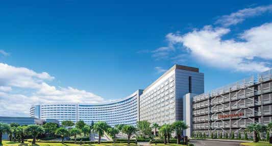 【秋田県・新幹線駅発】 “パークチケット付き”1日入場券付き! 舞浜オフィシャルホテルシェラトン・グランデ・トーキョーベイホテルにご宿泊 2日間