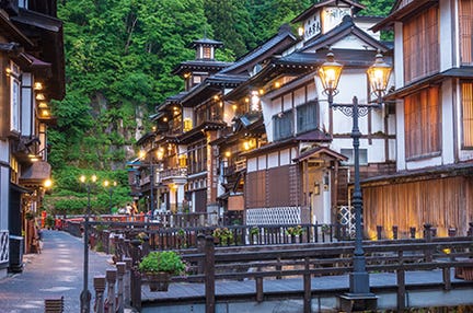 C)冬の銀山温泉古勢起屋別館全館貸切(1泊目)と5つ星の宿プラチナの名旅館(2泊目)で憩う東北おふたり旅3日間 1泊目は銀山温泉街の中央に位置する「古勢起屋別館」を阪急交通社が貸切ました!