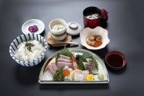 ◎WEB予約でリボンポイント２ポイント◎【岡崎発】＊日帰り昼食付＊『ドラマのロケ地　小浜散策とかにファクトリー』2