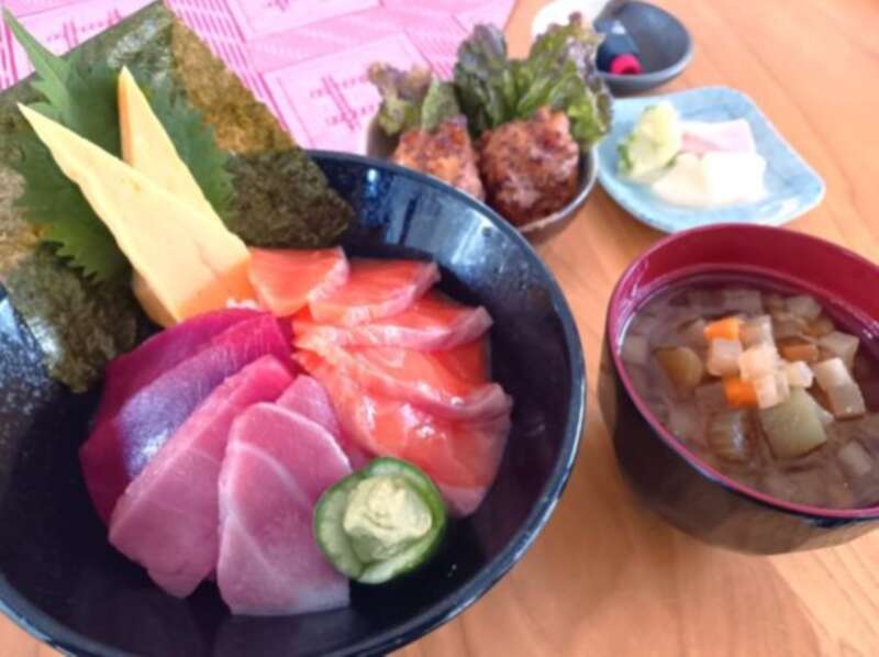 【岩手県内発】 弘前城天守曳戻し体験と大間まぐろ入り海鮮丼のご昼食　日帰り2