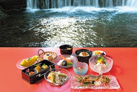 京の奥座敷　貴船の川床料理1