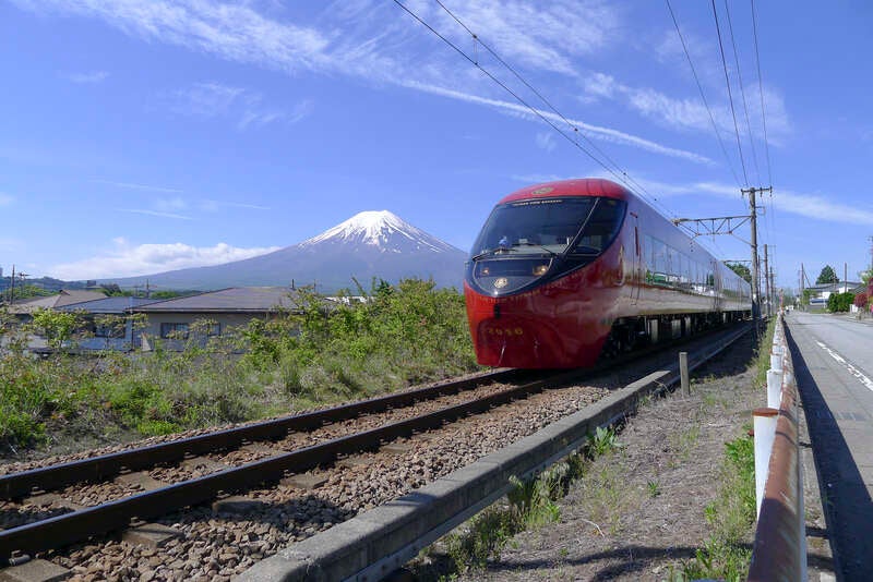 【新大阪駅・京都駅・米原駅発】 富士芝桜まつりと「富士山ビュー特急」・富士山ぐるり周遊2日間2