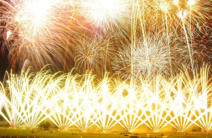 [新宿発]有料観覧席付！「第110回記念 足利花火大会」圧巻の規模とクライマックスのワイドスターマインは必見！日帰りバスツアー2