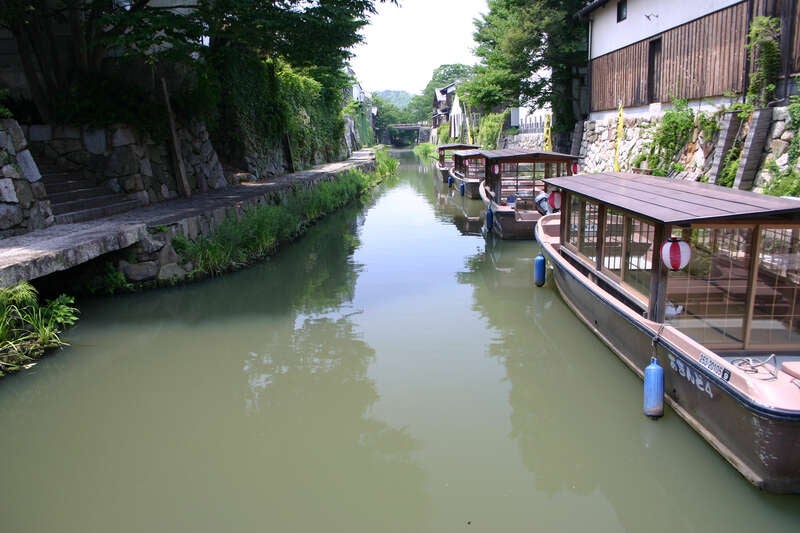 【和歌山県内発】 リニューアル！水に浮かぶ美術館「佐川美術館」と近江八幡「八幡堀」めぐり びわ湖一望のレストランでレイクビューランチ　日帰り2