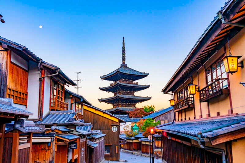 【仙台空港発】 ★よくばり関西★リニューアルオープン！天空の絶景ホテルとあったか南紀で飲み放題 ＆「よしもと新喜劇」（3日間）3