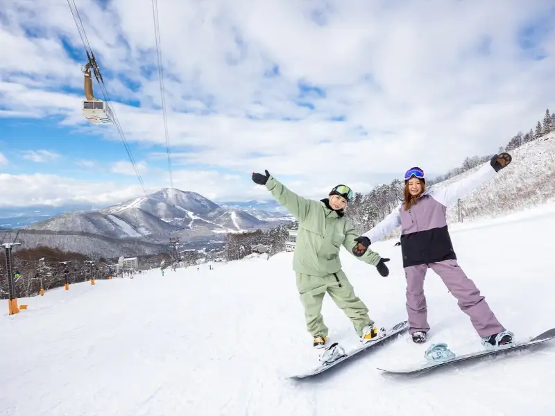 朝発バス／池袋発　竜王マウンテンホテル　竜王スキーパーク　選べるリフト券｜竜王ロープウェイまで徒歩3分！大浴場はアルカリ性の準天然温泉「トゴールの湯」。夕・朝食ともにバイキングをご用意！2