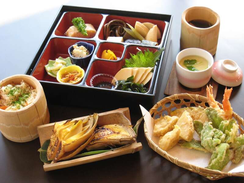 【JR広島駅発】春薫る♪合馬「究極の筍づくし会席」と旧安川邸「抹茶セット」　日帰り1