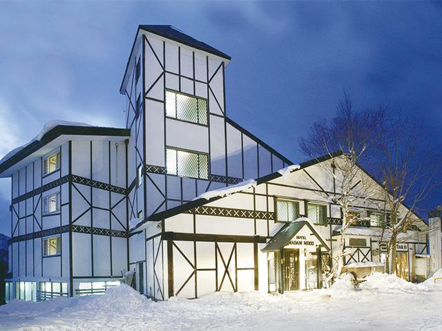 ■●夜発バス　斑尾マウンテンリゾート（斑尾高原＆タングラム）　手ぶらDEボード・スキー　ゲレ近ホテルプラン（2泊5日）1