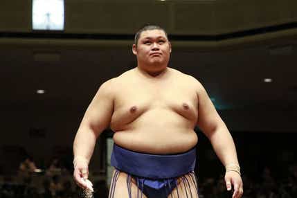 【千葉県内発】 《相撲》イス席より観戦!大相撲一月場所生観戦ツアー ~個人では申込みできない人気親方との集合写真撮影会へご案内~ 日帰り