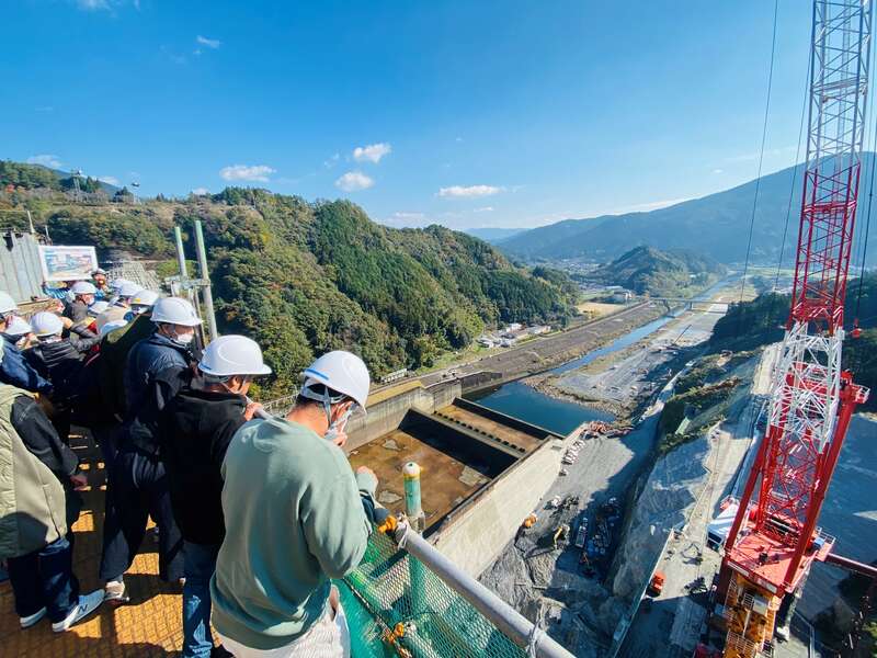 【香川県内発】 四国水の物語～普段は入れない今しか見られない早明浦ダム特別見学と＼日本一の産地で食す／ファーストクラスシェフ監修の土佐あかうし膳　日帰り2