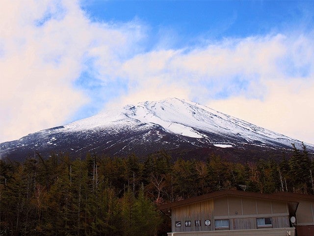 ■【山梨】山梨がアツいんです！雲上の「富士山五合目」散策＆大人気「桔梗信玄餅詰め放題」＆シャインマスカット狩り園内食べ放題♪甲州郷土料理ビュッフェ！3