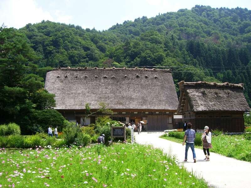 【京滋エリア発】 一度は見たい絶景へ　世界遺産「白川郷」・飛騨高山　日帰り2