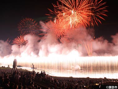 【名古屋発】■2026年8月15日(土)■「プレミアムマス席」で鑑賞!「諏訪湖祭湖上花火大会」と「安曇野巡り」2日間