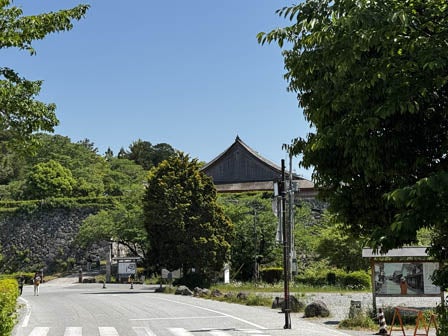 関西発　日帰り　やすらぎの城下町「篠山城下町」と六古窯のひとつ「丹波焼きの里」を窯元路地歩きと丹波満載御膳＜JAMJAM TOUR＞2