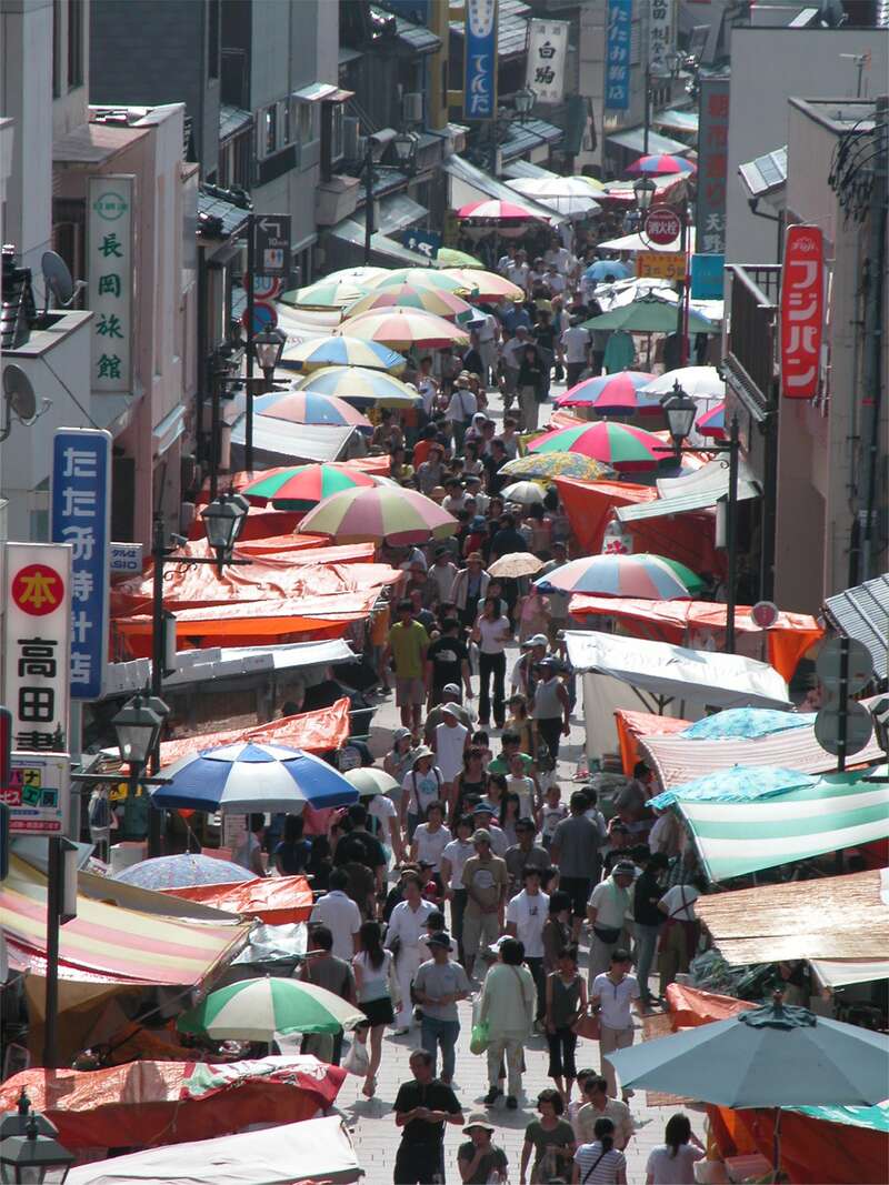 【東京駅・上野駅・大宮駅発】 〈体験ツアー〉ボランティアガイドと歩く復興途中の能登輪島朝市＆和倉温泉街と金沢１日フリータイム３日間1