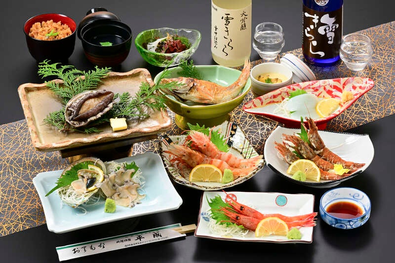 【福井県内発】 福井再発見　福井弁バスガイド「おもっシェルジュ」と行く　丹南エリア　 南越前町「黄金の梅」・北前船主の館と越前の海の幸「海老3種盛・あわび三昧・のどぐろ」の昼食日帰り1