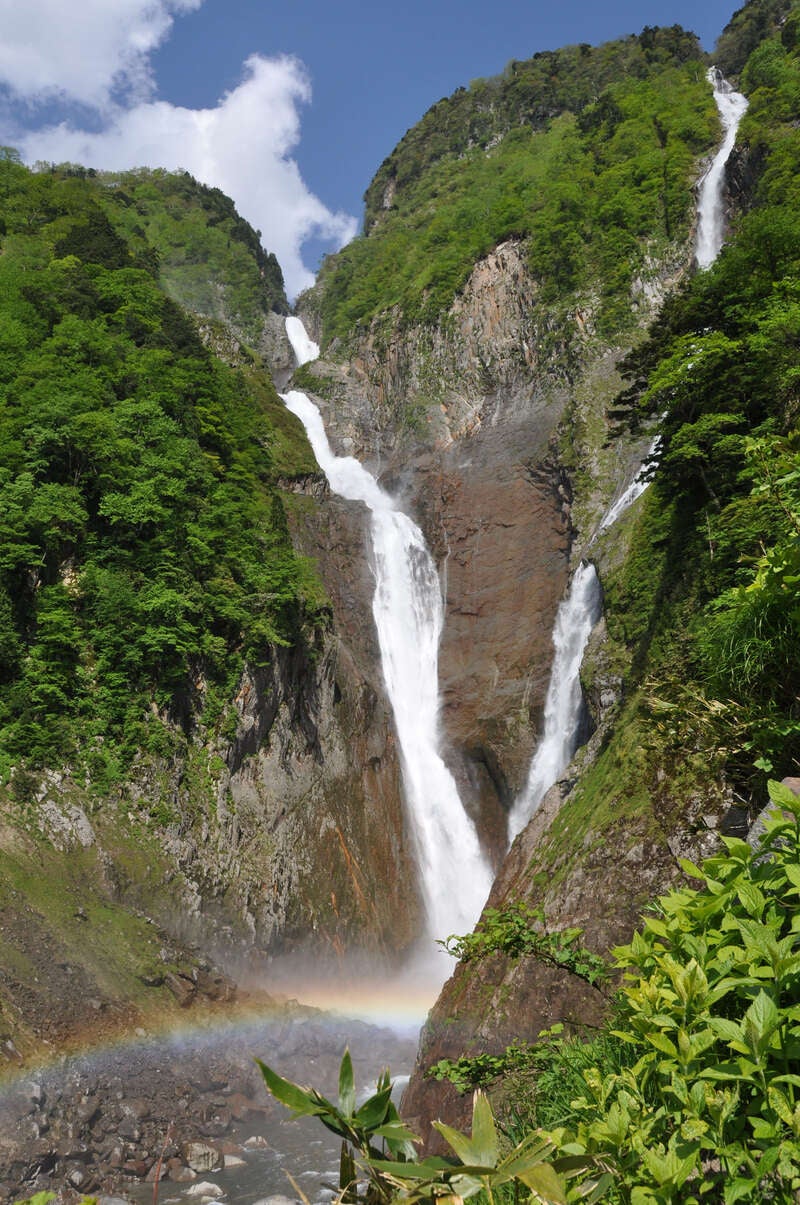 【富山県内発】 納涼ふるさと再発見！　黒部峡谷鉄道トロッコ列車 と 落差３５０ｍ！日本一の称名滝　日帰り3