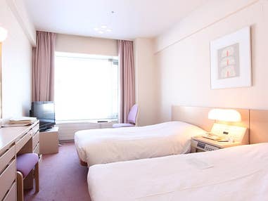 ■●朝発バス Mt.Naeba 苗場プリンスホテル4号館【川側・朝食付・リフト滞在中付】(2泊3日)