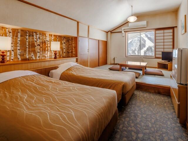■●夜発バス　斑尾マウンテンリゾート（斑尾高原＆タングラム）　斑尾高原ホテル【本館和洋室/トイレ付】（2泊5日）1