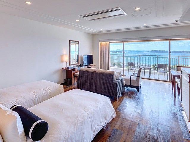 ■【早得60】那覇空港から車で約25分！ホテルからは紺碧の美しい海が望め本島内の移動に便利な立地です♪アラマハイナコンドホテル指定 2泊3日（レンタカー付）3