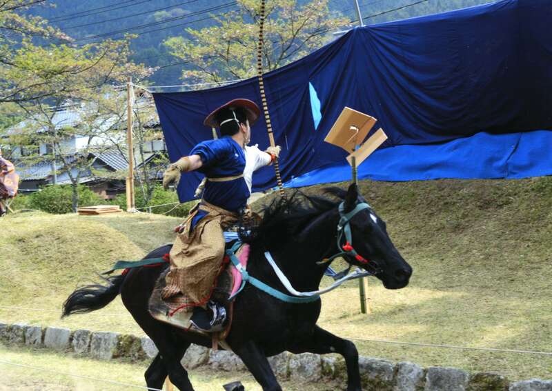 【広島・古市発】 鷲原八幡宮「流鏑馬神事」と徳佐八幡宮「しだれ桜」　日帰り2