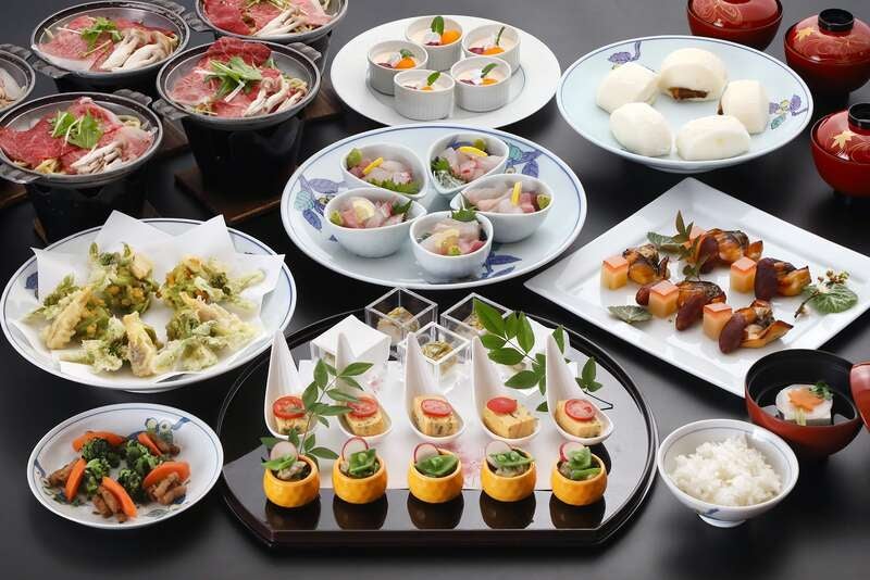 【直方・小竹・新飯塚・飯塚発】 中国伝統芸能変面ショー＆二胡の演奏付き昼食会と日本さくら名所100選の大村公園オオムラザクラ　日帰り2