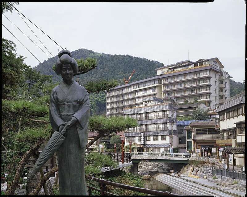 【（特急こうのとり利用）新大阪駅・大阪駅・尼崎駅・宝塚駅・三田駅発】【個人プラン/列車＋ホテル、夕・朝２食付き】夢千代の郷・湯村温泉『佳泉郷 井づつや』２日間1