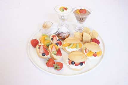 【愛媛県内発】 八天堂カフェリエdeパン・スイーツブッフェ付ランチと紅葉の佛通寺・三景園 日帰り