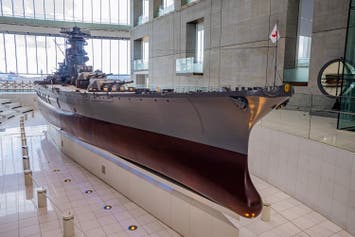 【倉敷発着】リニューアルオープンの大和ミュージアム　呉森沢ホテルでランチビュッフェ