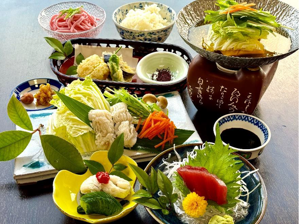 桃食べ放題！本場・紀州桃狩りと旬を迎える「鱧・生マグロ」のご昼食【新石切・八戸ノ里・近鉄八尾・久宝寺発】2
